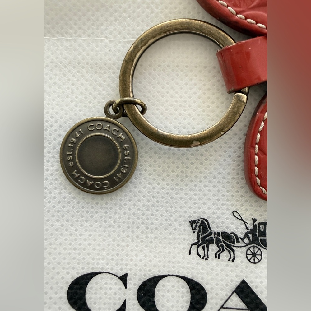 Vintage Coach Embossed Sig C Red Patent Leather Butterfly Keyring/ Bag Charm - Picture 3 of 5